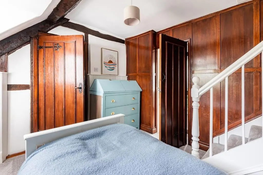 Cotswold Cheltenham, Whole House With Hot Tub Gloucester Villa