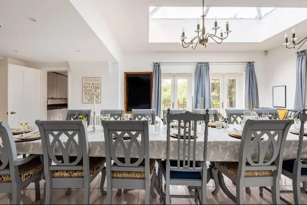 Cotswold Cheltenham, Whole House With Hot Tub Gloucester Villa